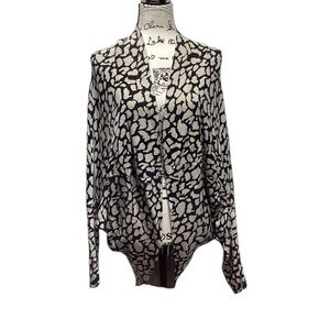 Ellavie Cocoon Open Front Sweater. Animal Print.  Size Medium